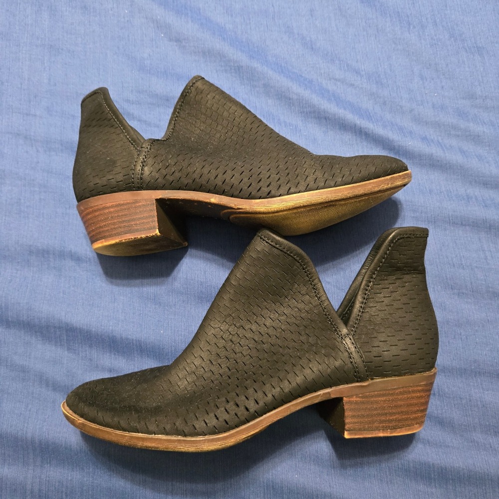 Lucky Brand Ankle Booties Women 7 Black Good Perforated Leather V-Cut Block Heel